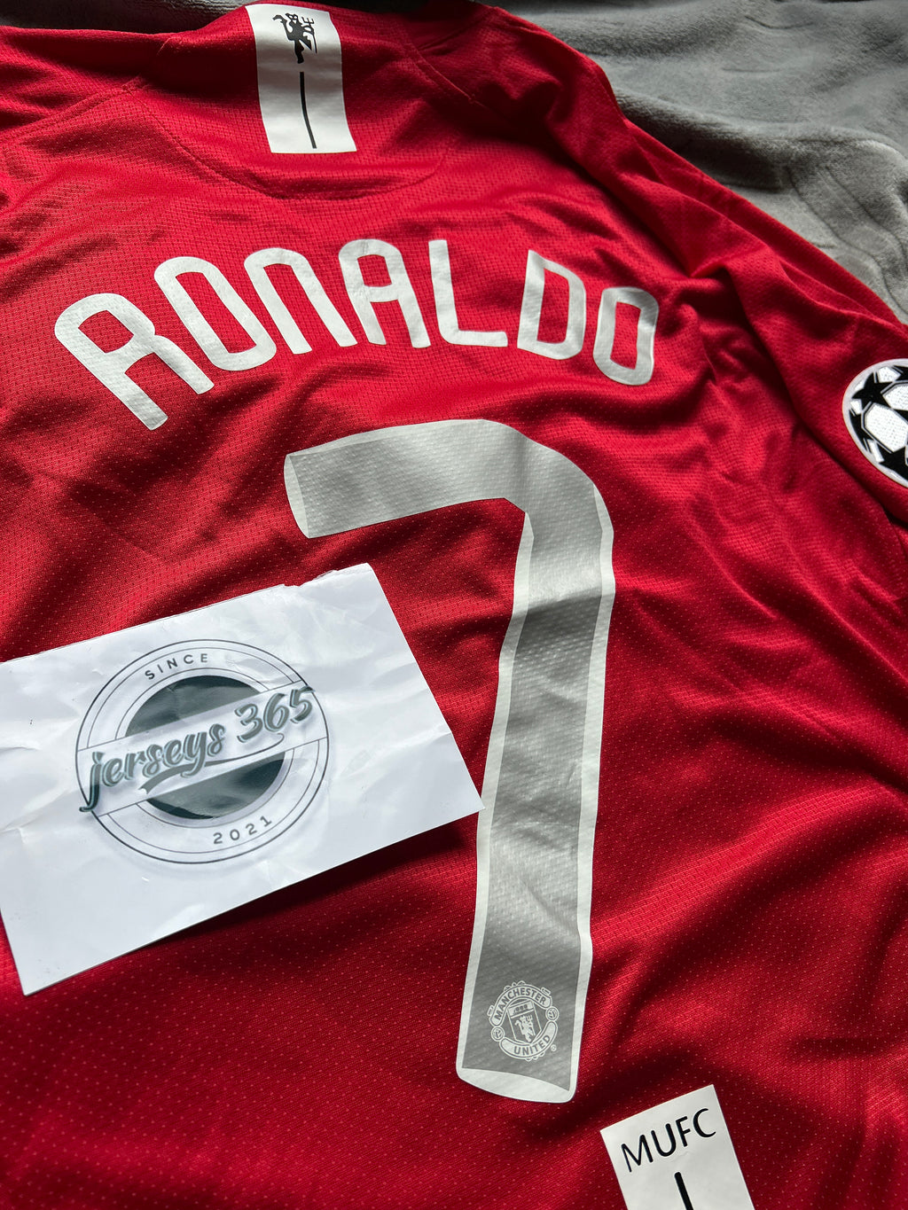 Manchester United 2008 Moscow Full Sleeve Retro — Clearance