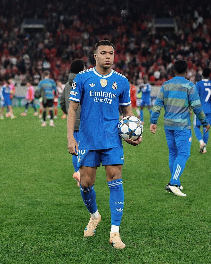 Real Madrid Third Kit 2025/26 — Small Clearance